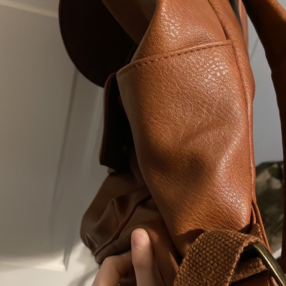 Backpack - Picture 3 of 10